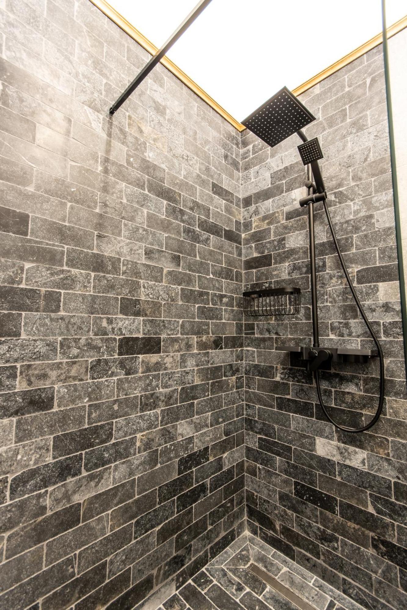 Zur Linde Apartamento Sibiu Quarto foto